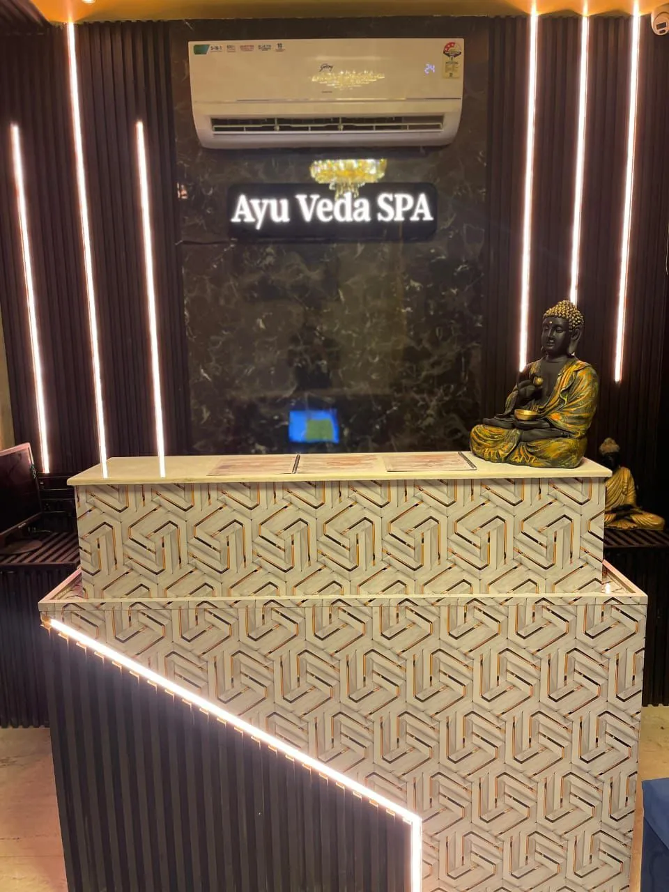 Reception desk